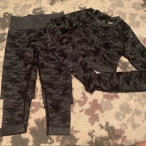 Gymshark set, cropped long sleeve and pants